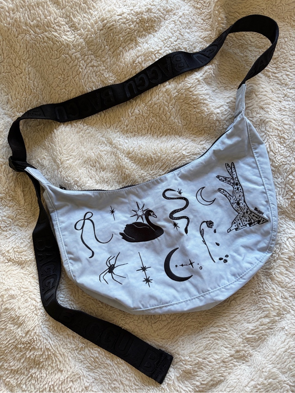 BAGGU ‘Ballet Icons’ Medium Crescent Bag